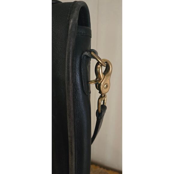 Coach Vintage Black Station Leather Ladies Purse - Picture 10 of 11